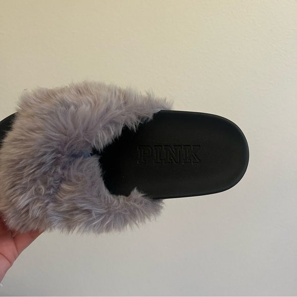 Victoria's Secret Pink Faux Fur Slides - Picture 7 of 7